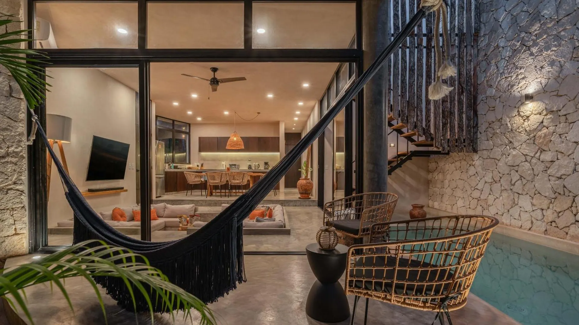 Bohemian Bliss Villa With Private Pool & Concierge 1A 图卢姆